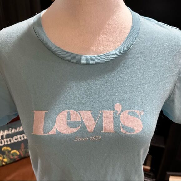 Levi’s Baby Blue T-Shirt Size Small - Picture 3 of 11